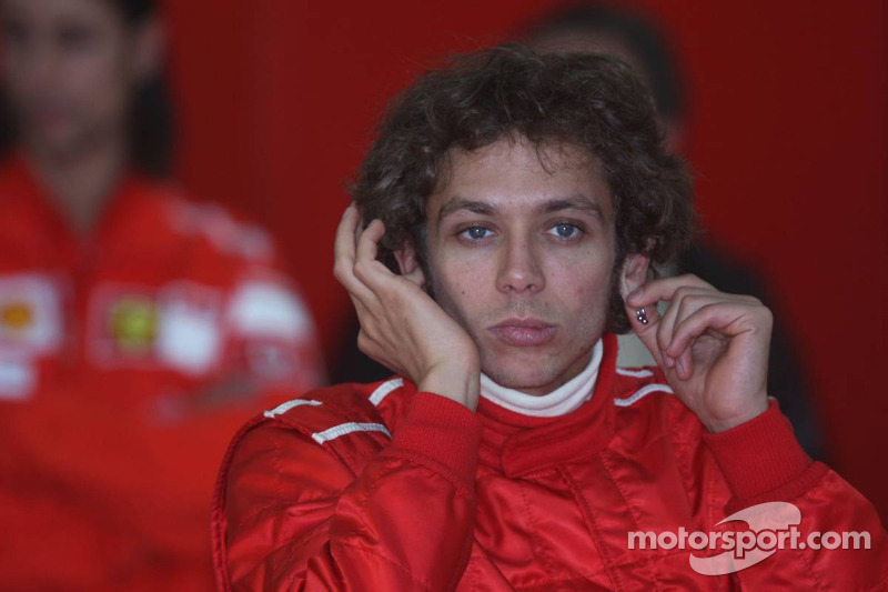 Valentino Rossi saat tes Ferrari F2004 di Valencia pada 2006