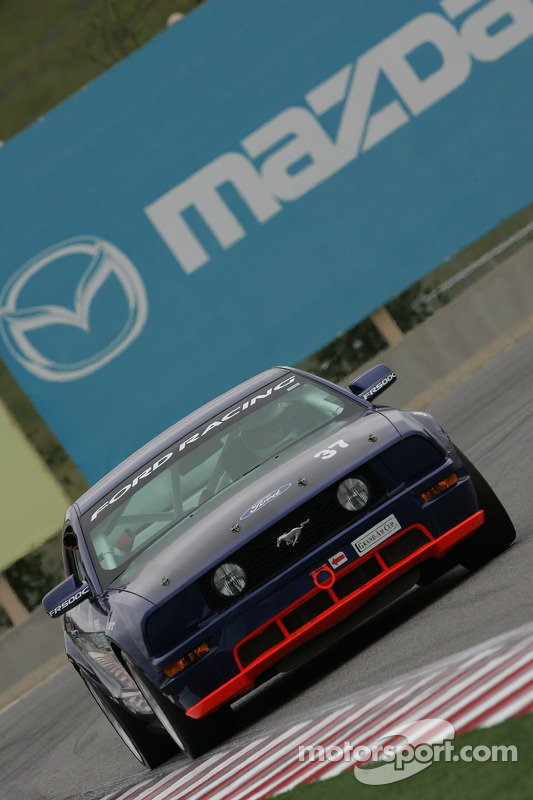 #37 JBS Motorsports Mustang GT: Bret Seafuse, David Sterenberg, Jim Seafuse