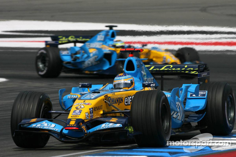 Fernando Alonso devant Giancarlo Fisichella