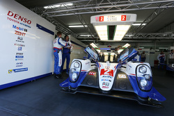 #2 Toyota Racing Toyota TS040 Hybrid: Alexander Wurz, Stephane Sarrazin, Mike Conway