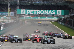 Льюис Хэмилтон, Mercedes AMG F1 W06