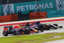 Daniel Ricciardo, Red Bull Racing RB11 y Max Verstappen, Scuderia Toro Rosso STR10