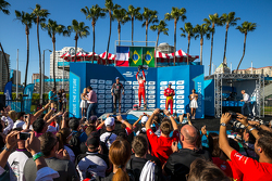 Podio: Segundo lugar Jean-Eric Vergne, Andretti Autosport, ganador de la carrera Nelson Piquet Jr., y el tercer lugar Lucas di Grassi, Audi Sport ABT