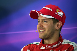 Себастьян Феттель Ferrari на пресс-конференции ФИА