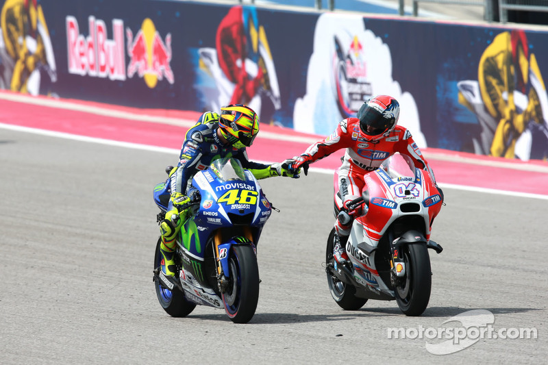 Peringkat kedua Valentino Rossi, Yamaha Factory Racing, dan peringkat ketiga Andrea Dovizioso, Ducat