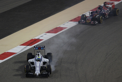 Фелипе Масса, Williams FW37 блокирует колеса на торможении
