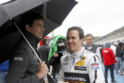 Toto Wolff, directeur sportif de Mercedes-Benz et Robert Wickens