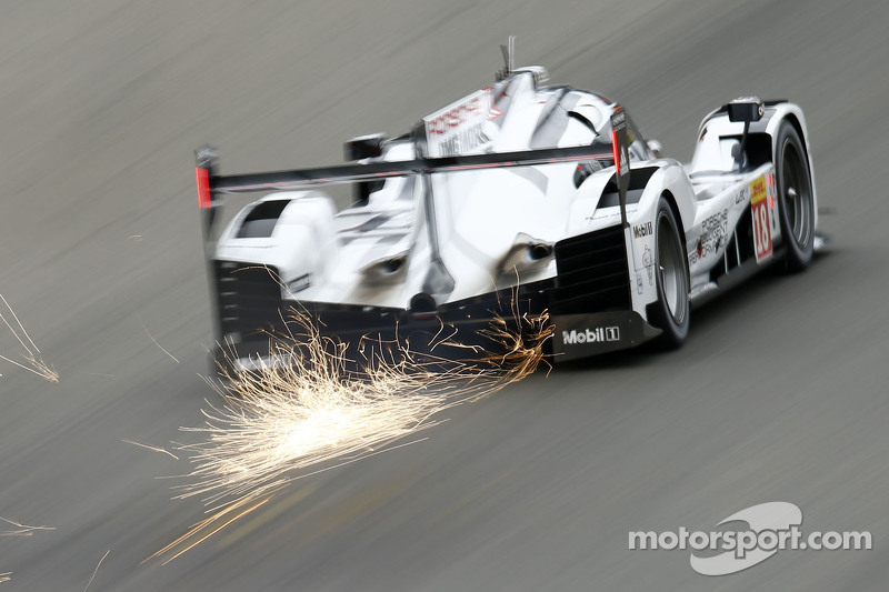 #18 Porsche Team Porsche 919 Hybrid: Romain Dumas, Neel Jani, Marc Lieb