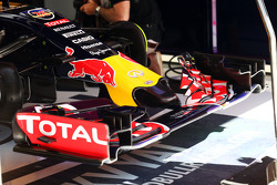 Новое переднее крыло и носовой обтекатель для Red Bull Racing RB11 Даниила Квята