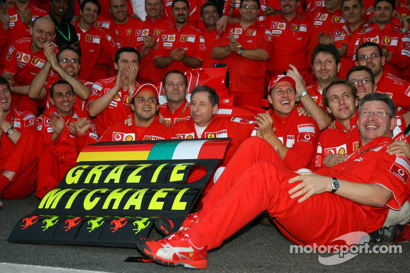 Feierstunde: Ferrari verabschiedet Schumi