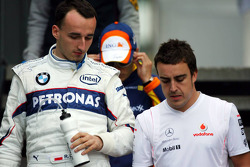 Robert Kubica, BMW Sauber F1 Team ve Fernando Alonso, McLaren Mercedes