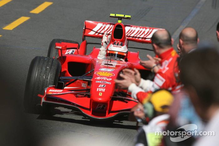 Kimi Raikkonen venceu pela Ferrari logo em sua primeira corrida após a 'era Schumacher'