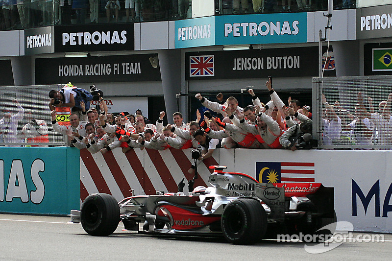 12º Fernando Alonso - 17 carreras - De China 2006 a Bélgica 2007 - Renault y McLaren