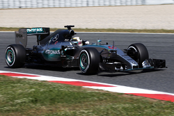 Льюис Хэмилтон, Mercedes AMG F1 W06