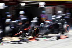 Fernando Alonso, McLaren MP4-30 abandonne