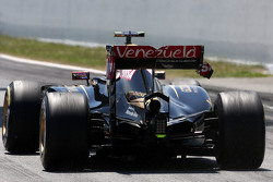 Пастор Мальдонадо, Lotus F1 Team - проблемы с задним антикрылом