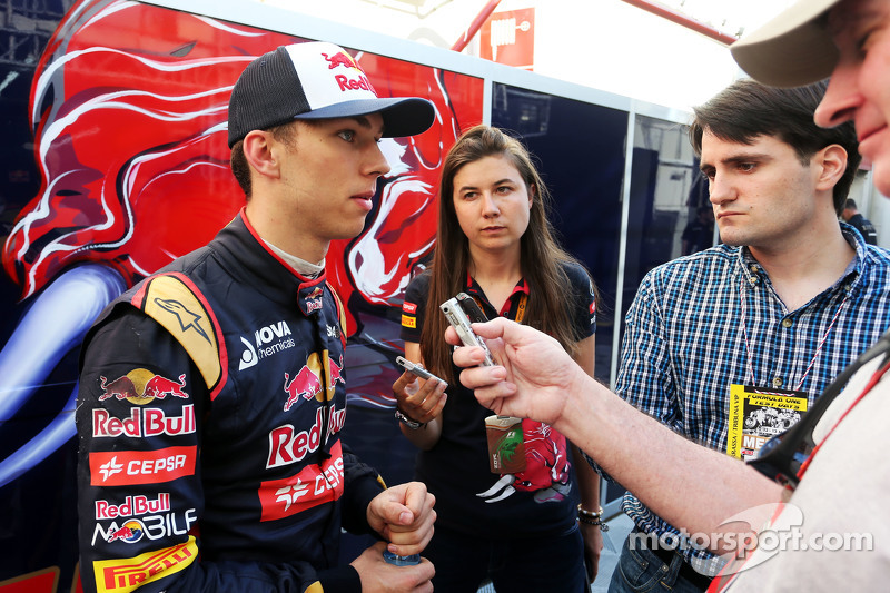 Pierre Gasly, Scuderia Toro Rosso Piloto de pruebas con los medios