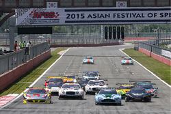 GT Asia South Korea: Race 1 start