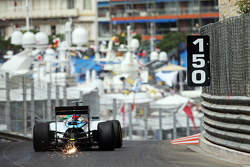 Felipe Massa, Williams FW37 saca chispas