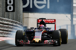 Max Verstappen, Scuderia Toro Rosso STR10 bloque une roue au freinage