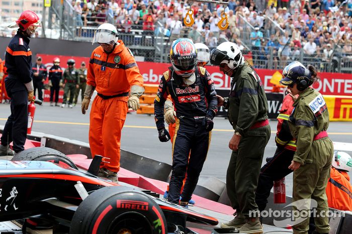 Max Verstappen, Scuderia Toro Rosso accidente conRomain Grosjean, Lotus F1 Team