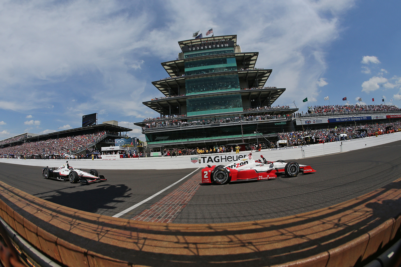 Juan Pablo Montoya, Team Penske Chevrolet remporte les 500 miles d'Indianapolis