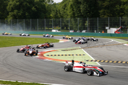 Felix Rosenqvist, Prema Powerteam Dallara Mercedes-Benz, Santino Ferrucci, Mücke Motorsport Dallara Mercedes-Benz et Lance Stroll, Prema Powerteam Dallara Mercedes-Benz
