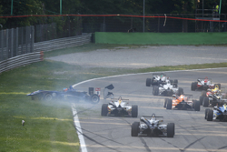 Tatiana Calderon, Carlin Dallara Volkswagen spinning around