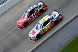 Jeff Gordon, Hendrick Motorsports Chevrolet y Kurt Busch, Stewart-Haas Racing Chevrolet