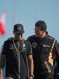 Lewis Hamilton, Mercedes AMG F1 avec Federico Gastaldi, Lotus F1 Team