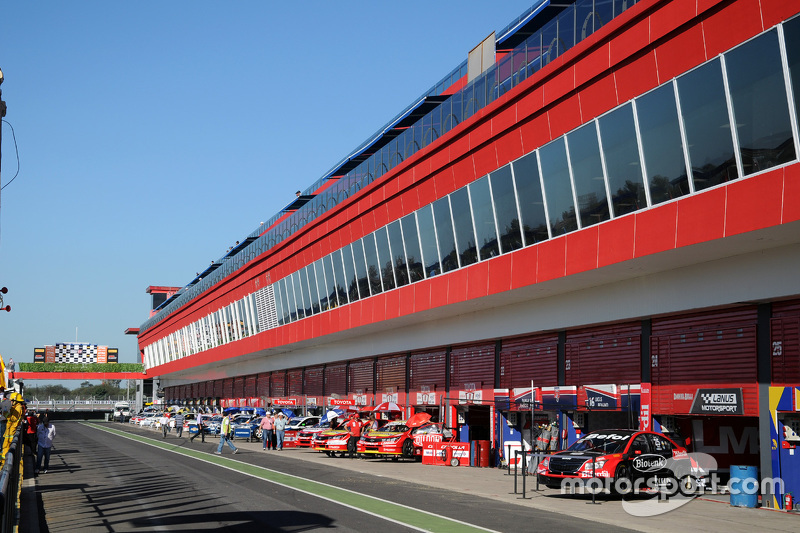 Boxes del autódromo de Termas de Río Hondo