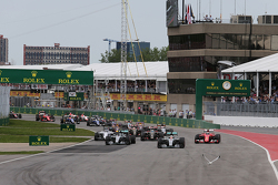 Lewis Hamilton, Mercedes AMG F1 W06 en el inicio de la carrera
