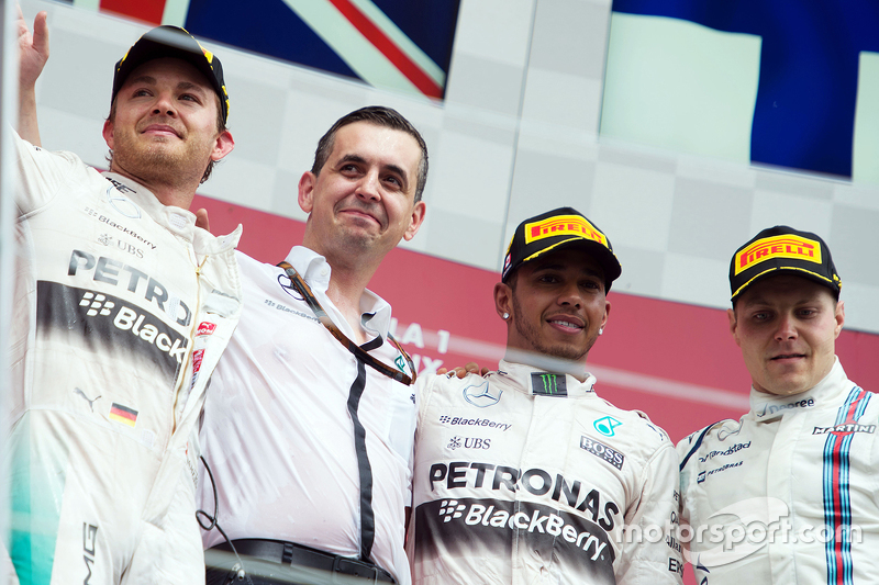 Podium: 2. Nico Rosberg, Mercedes AMG F1; Riccardo Musconi, Mercedes AMG F1, Performance-Ingenieur; 