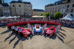 #21 Nissan Motorsports, Nissan GT-R LM NISMO: Tsugio Matsuda, Lucas Ordonez, Mark Shulzhitskiy und #