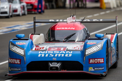 Nissan GT-R LM NISMO: Цугио Мацуда, Лукас Ордонс, Марк Шульжицкий
