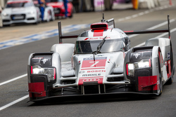 #7 Audi Sport Team Joest Audi R18 e-tron quattro: Marcel Fässler, Andre Lotterer, Benoit Tréluyer