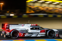 #7 Audi Sport Team Joest Audi R18 e-tron quattro: Марсель Фэсслер, Андре Лоттерер, Бенуа Трелуйе