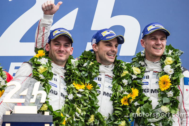 Podium LMP1 : les vainqueurs, Porsche Team : Nico Hulkenberg, Nick Tandy, Earl Bamber