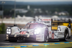 #19 Porsche Team Porsche 919 Hybrid : Nico Hulkenberg, Nick Tandy, Earl Bamber