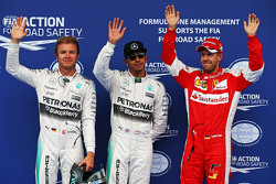 Le deuxième, Nico Rosberg, le poleman, Lewis Hamilton, Mercedes AMG F1 et le troisième, Sebastian Vettel, Ferrari SF15-T