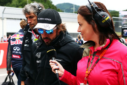 Fernando Alonso, McLaren with Lee McKenzie, BBC Television Reporter on the grid