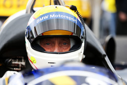 Pierluigi Martini, en el Minardi M186-01 en el desfile de Leyendas
