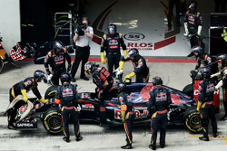 Carlos Sainz Jr., Scuderia Toro Rosso abandonne