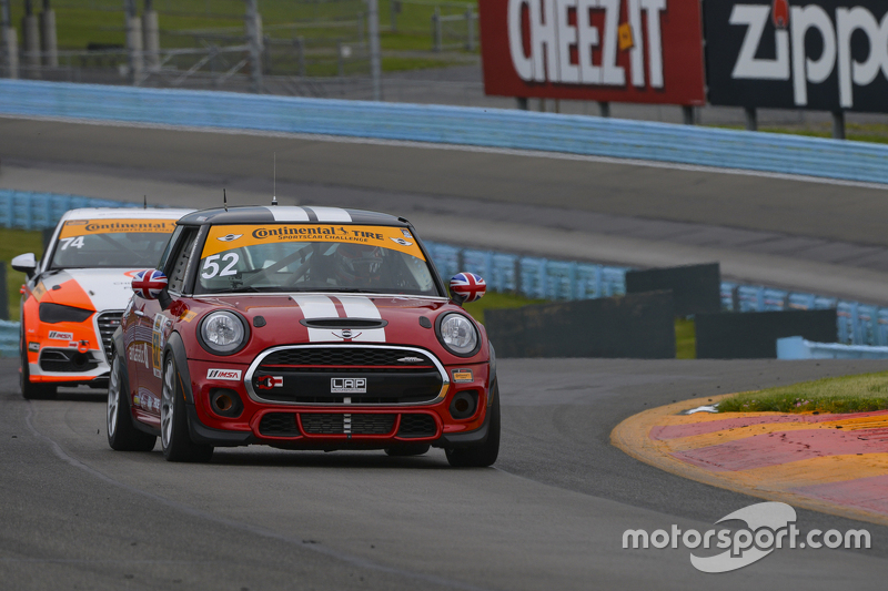 #52 Mini John Cooper Works Team Mini JCW: Wei Lu, Glenn Nixon