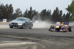Daniel Ricciardo, Red Bull Racing testa o novo circuito do GP do México