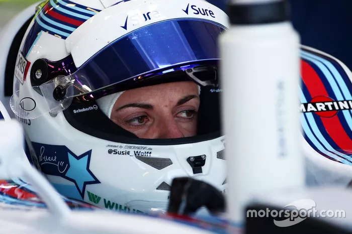 Susie Wolff, Williams FW37, piloto en desarrollo