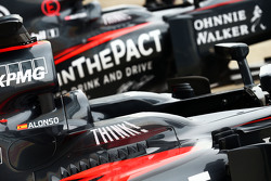 McLaren MP4-30s Фернандо Алонсо и Дженсона Баттона, McLaren