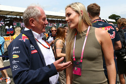 Доктор Хельмут Марко, консультант Red Bull Motorsport и Линдси Вонн, горнолыжница, на старте