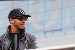 Lewis Hamilton, Mercedes AMG F1 op de parade