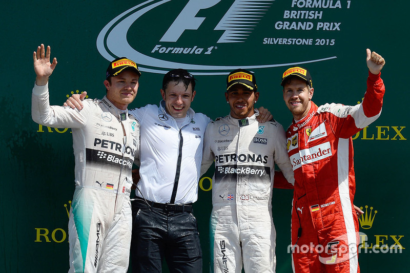 Podium: race winner Lewis Hamilton, Mercedes AMG F1 Team, second place Nico Rosberg, Mercedes AMG F1